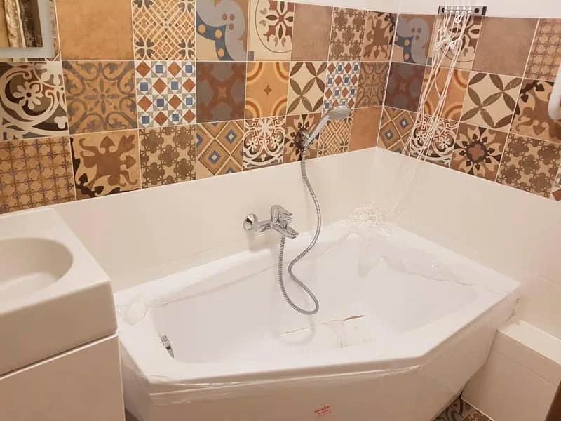 Jak się umyć podczas remontu łazienki - praktyczne rozwiązania na trudne dni