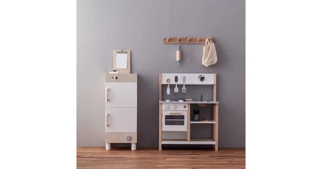 Kuchnia drewniana czy plastikowa: co wybrać, by uniknąć rozczarowania?