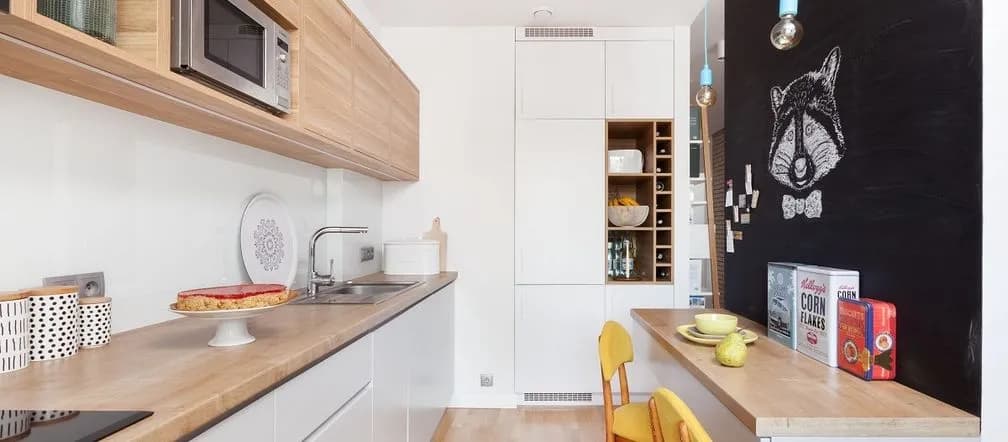 Jak urządzić długą wąską kuchnię, aby uniknąć chaosu i braku miejsca