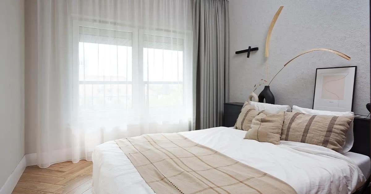 Jakie firanki do sypialni wybrać, aby stworzyć idealny nastrój?