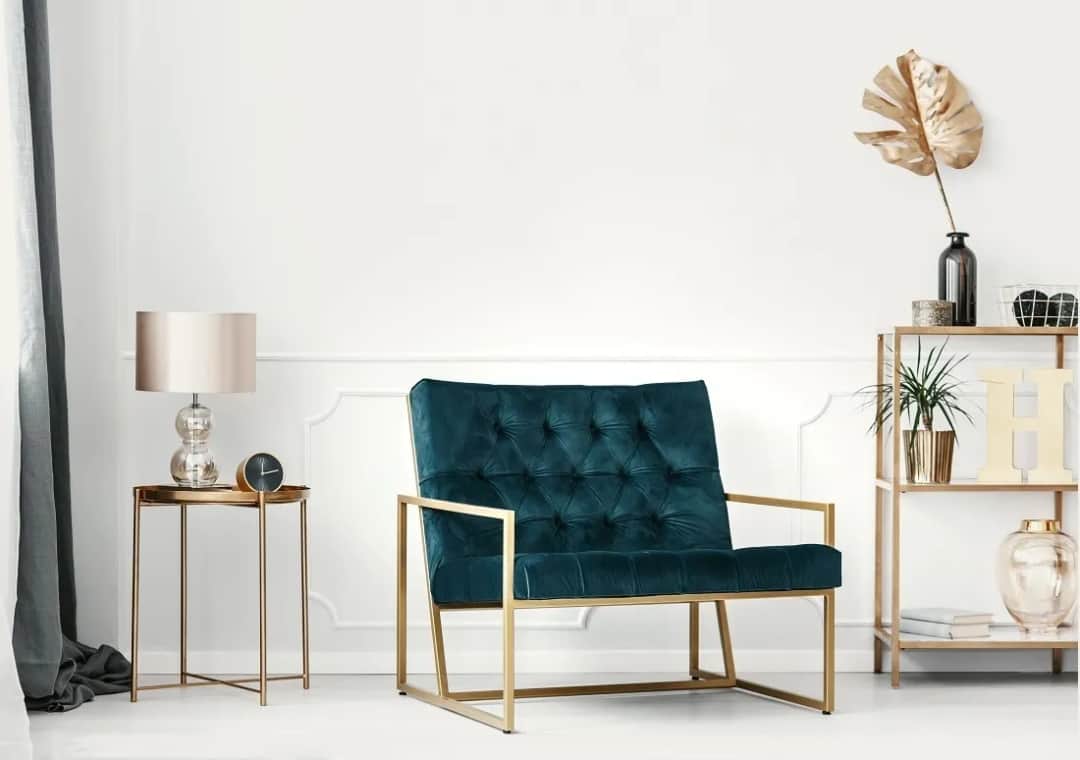 Co postawić w kącie w salonie, aby odmienić jego wygląd?